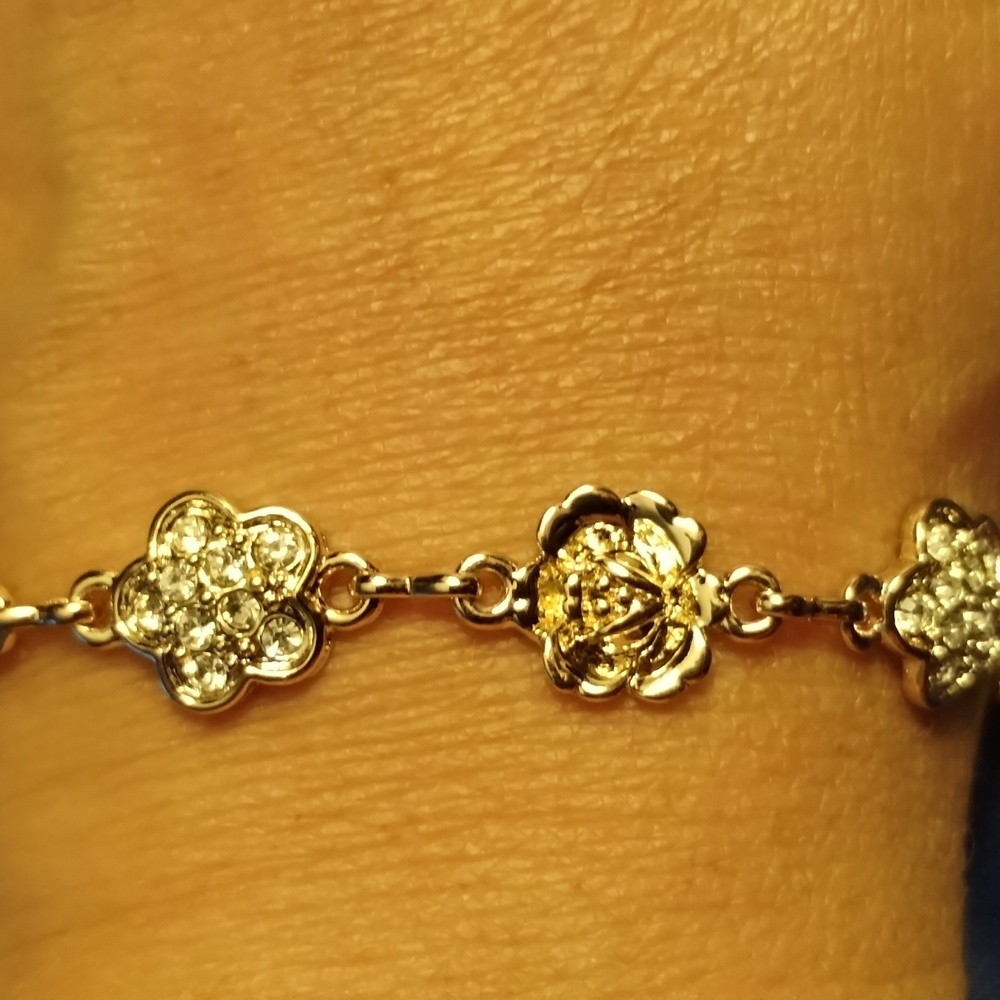 Floral bracelet